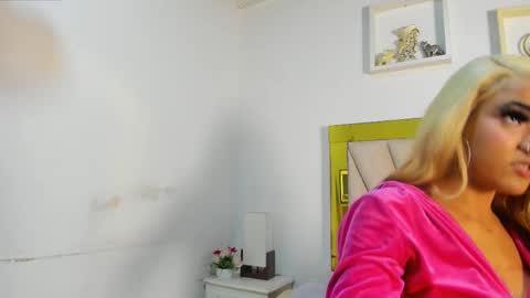 vahioleth  online show from 11/05/25, 03:06