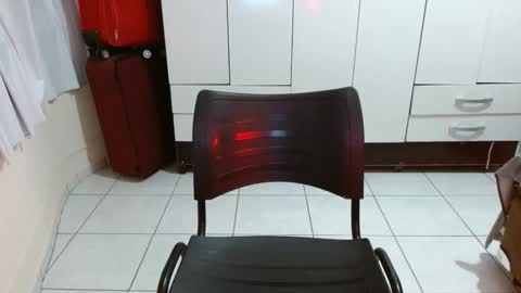 Snapshot of vaholiver chatting on 02/17/26, 11:44 Vah Oliver online show from 02/17/26, 11:44