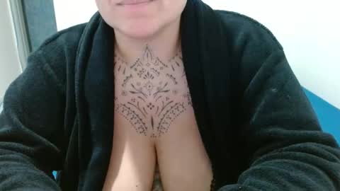 Snapshot of vaholiver chatting on 02/27/26, 02:22 Vah Oliver online show from 02/27/26, 02:22