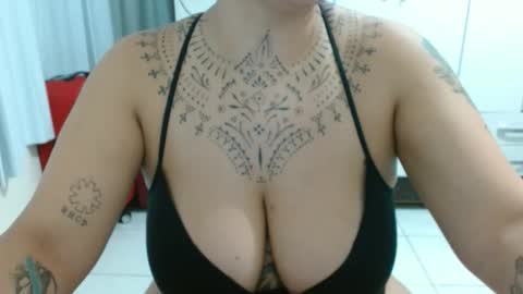 Snapshot of vaholiver chatting on 03/21/26, 09:40 Vah Oliver online show from 03/21/26, 09:40