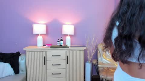 Snapshot of vailoetharris chatting on 04/25/26, 11:57 Vaiolet Harris online show from 04/25/26, 11:57