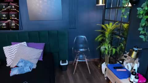 Snapshot of vailoetharris chatting on 05/09/26, 11:48 Vaiolet Harris online show from 05/09/26, 11:48
