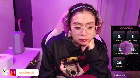 Snapshot of vainilla_l chatting on 02/23/25, 01:13 Vainilla Independent model online show from 02/23/25, 01:13