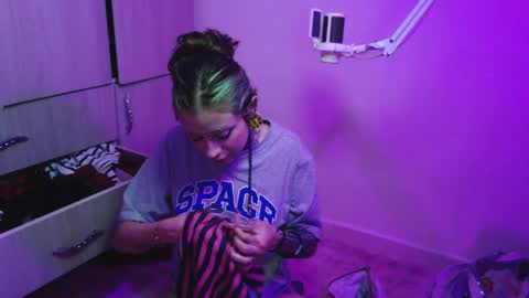 Vainilla Independent model online show from 04/07/26, 02:45