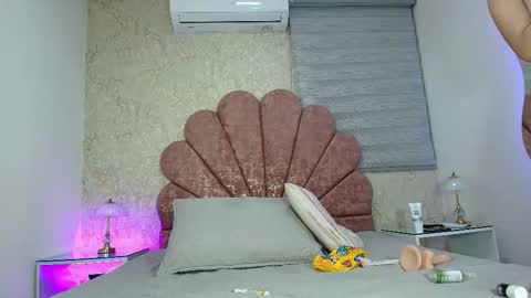 Vaiolet colls online show from 02/03/26, 11:59