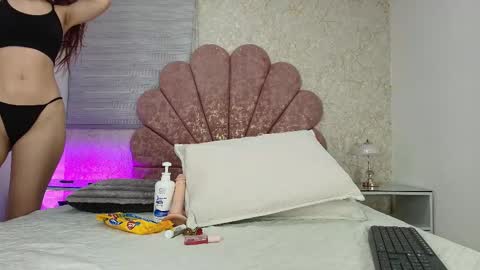 Vaiolet colls online show from 02/05/26, 11:59