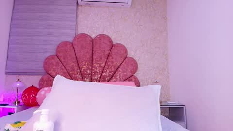 Vaiolet colls online show from 02/12/26, 12:00