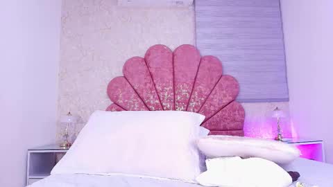 Vaiolet colls online show from 02/18/26, 12:01