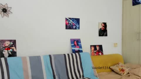 Vaiolet1314 online show from 03/03/25, 12:16