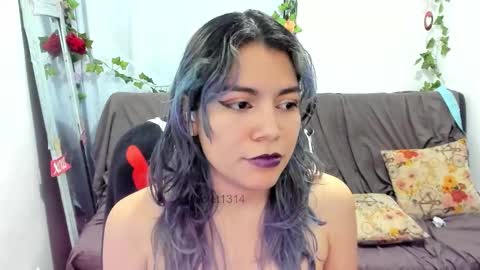 Vaiolet1314 online show from 02/24/26, 12:41