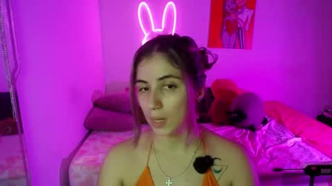 Snapshot of val_angelll chatting on 05/10/26, 03:23 valentina online show from 05/10/26, 03:23