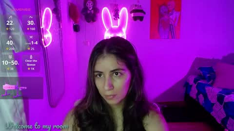Snapshot of val_angelll chatting on 05/26/26, 01:01 valentina online show from 05/26/26, 01:01