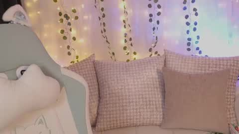 Snapshot of val_luv chatting on 06/04/26, 11:11 val online show from 06/04/26, 11:11