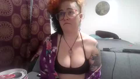 valarieak online show from 11/05/25, 04:34