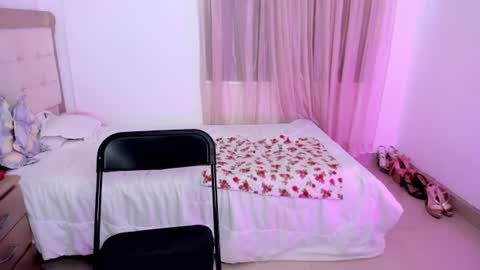 HI IM NEW online show from 06/20/26, 03:04