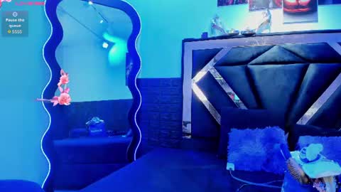 Snapshot of valen_cute22 chatting on 07/11/26, 01:08 valentina online show from 07/11/26, 01:08