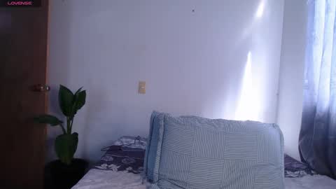 Snapshot of valen_thompson chatting on 05/01/26, 08:35 IG-valen mendoza99 twitter valenthompson99 online show from 05/01/26, 08:35