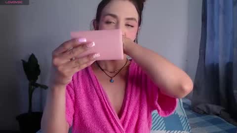 Snapshot of valen_thompson chatting on 05/17/26, 10:17 IG-valen mendoza99 twitter valenthompson99 online show from 05/17/26, 10:17
