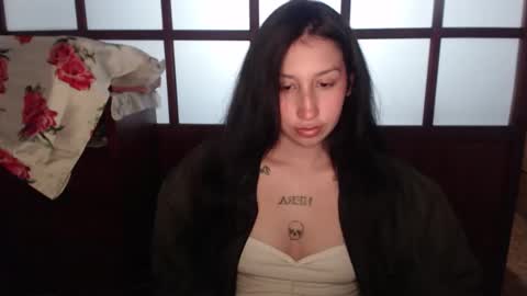 Snapshot of valen_tina33 chatting on 04/14/26, 03:01 Valentina online show from 04/14/26, 03:01