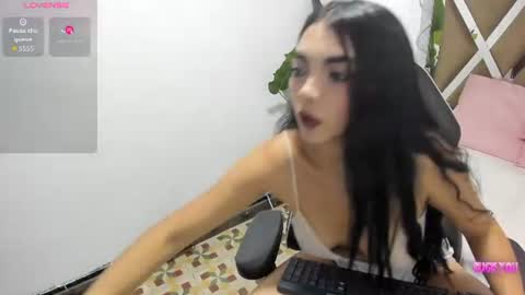 Snapshot of valenbloom_tay chatting on 08/05/26, 11:46 valenbloom_tay online show from 08/05/26, 11:46