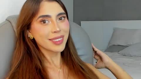 Snapshot of valenjonex chatting on 01/09/25, 08:55 Angela online show from 01/09/25, 08:55