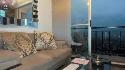 Valen online show from 12/16/24, 10:56