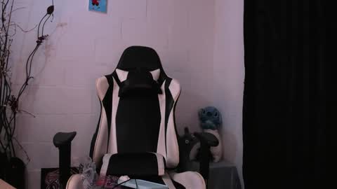 Valentina online show from 12/30/24, 09:37