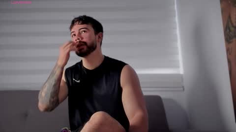 valenthinoking online show from 10/25/25, 05:51