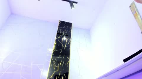 Snapshot of valentin_lux chatting on 03/31/26, 04:13 VALENTIN online show from 03/31/26, 04:13