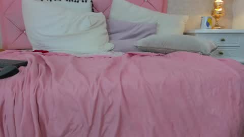 Snapshot of valentina_angel_1 chatting on 04/12/26, 11:15 Valentina online show from 04/12/26, 11:15