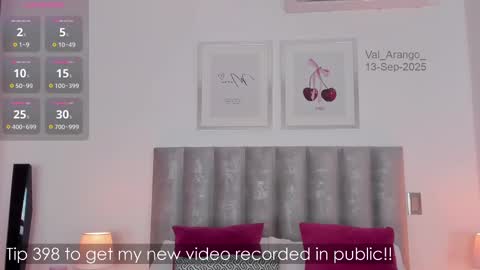 Snapshot of valentina_arango chatting on 09/13/25, 11:04 Val arango  online show from 09/13/25, 11:04