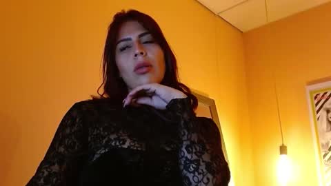 Snapshot of valentina_camposs chatting on 02/04/26, 06:47 valen online show from 02/04/26, 06:47