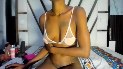 Snapshot of valentina_eboni chatting on 06/11/26, 01:49 Sharon online show from 06/11/26, 01:49