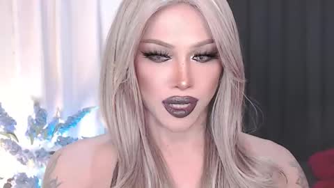 Snapshot of valentina_goddess_tsxxx chatting on 04/09/26, 04:01 Amanda online show from 04/09/26, 04:01