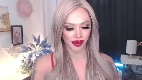 Snapshot of valentina_goddess_tsxxx chatting on 04/11/26, 07:29 Amanda online show from 04/11/26, 07:29