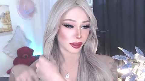 Snapshot of valentina_goddess_tsxxx chatting on 04/14/26, 07:09 Amanda online show from 04/14/26, 07:09