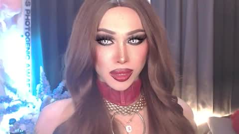 Snapshot of valentina_goddess_tsxxx chatting on 04/19/26, 07:38 Amanda online show from 04/19/26, 07:38