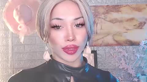 Snapshot of valentina_goddess_tsxxx chatting on 04/25/26, 01:52 Amanda online show from 04/25/26, 01:52