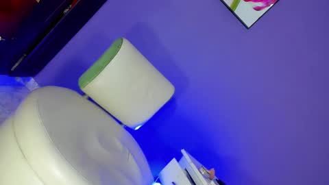 valentina_horny777 online show from 12/19/25, 01:01