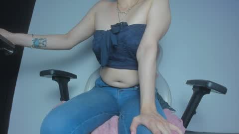 Snapshot of valentina_js_ chatting on 05/25/26, 08:48 valentina_js_ online show from 05/25/26, 08:48