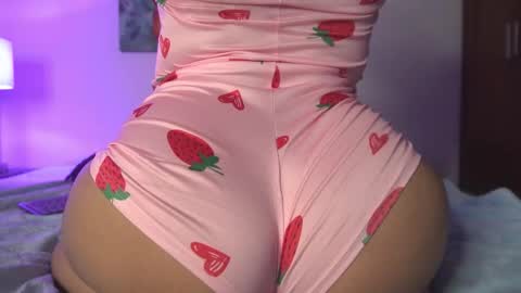 VALENTINA online show from 10/28/25, 11:29