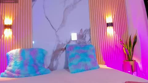 Valentina online show from 09/17/25, 03:08