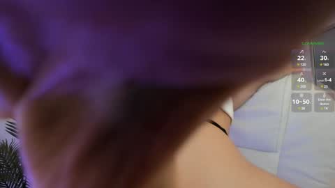 Snapshot of valentina_m17 chatting on 01/10/25, 04:01 VALENTINA online show from 01/10/25, 04:01