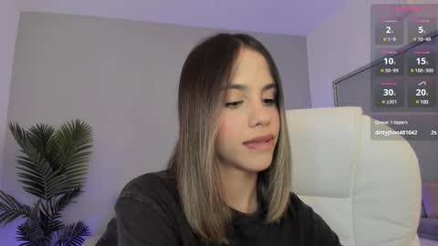 Snapshot of valentina_m17 chatting on 02/26/25, 02:37 VALENTINA online show from 02/26/25, 02:37