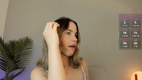 Snapshot of valentina_m17 chatting on 10/29/25, 11:28 VALENTINA online show from 10/29/25, 11:28