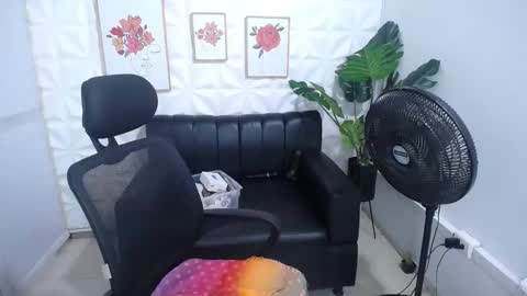 Valentina  online show from 02/10/25, 10:30