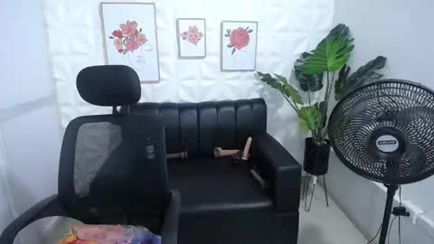 Valentina  online show from 02/13/25, 09:27