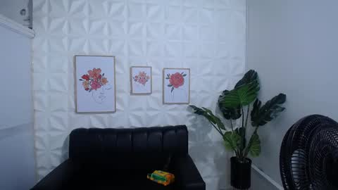 Valentina  online show from 02/21/25, 10:37