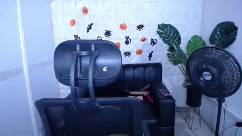 Valentina  online show from 10/01/25, 11:00