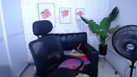 Valentina  online show from 10/31/25, 10:00